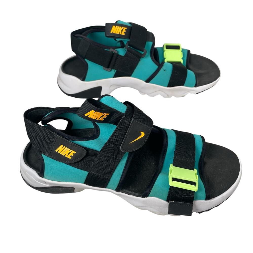 NIKE Womens size 9 Canyon Sandals Shoes